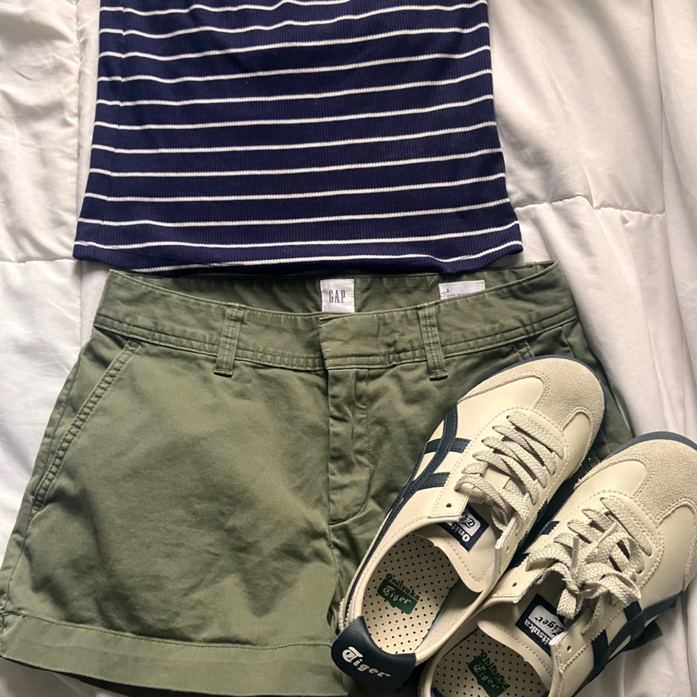 khaki gap 2000 like summer shorts